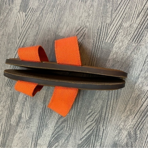 Sanuk “Yoga Gora” Coral Sandals - Picture 4 of 10